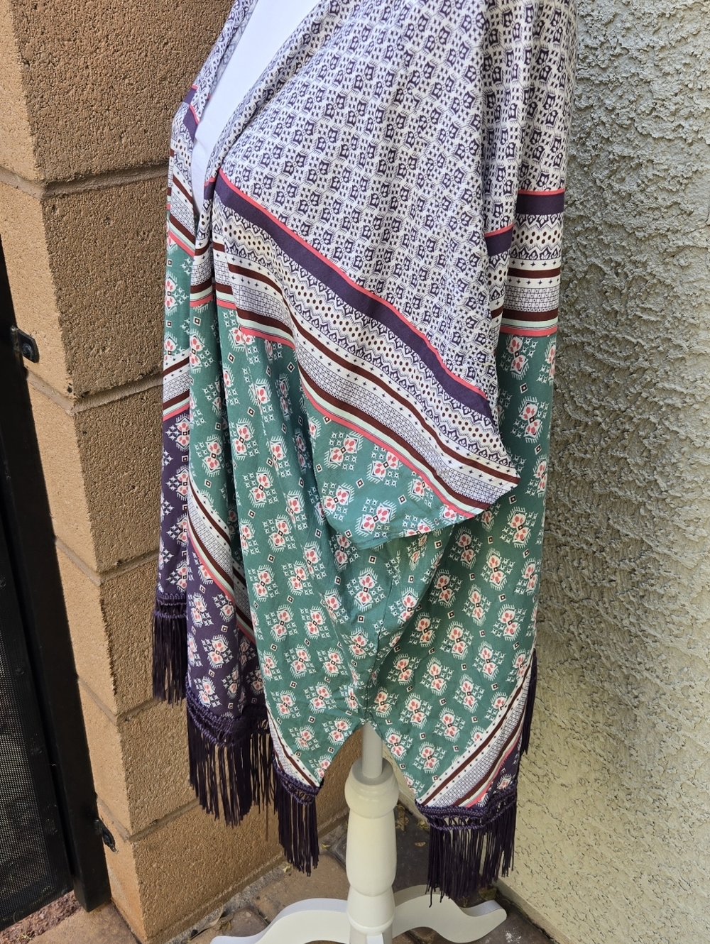 Victoria's Secret Boho Floral Fringe Kimono in Green & Navy - Picture 4 of 9